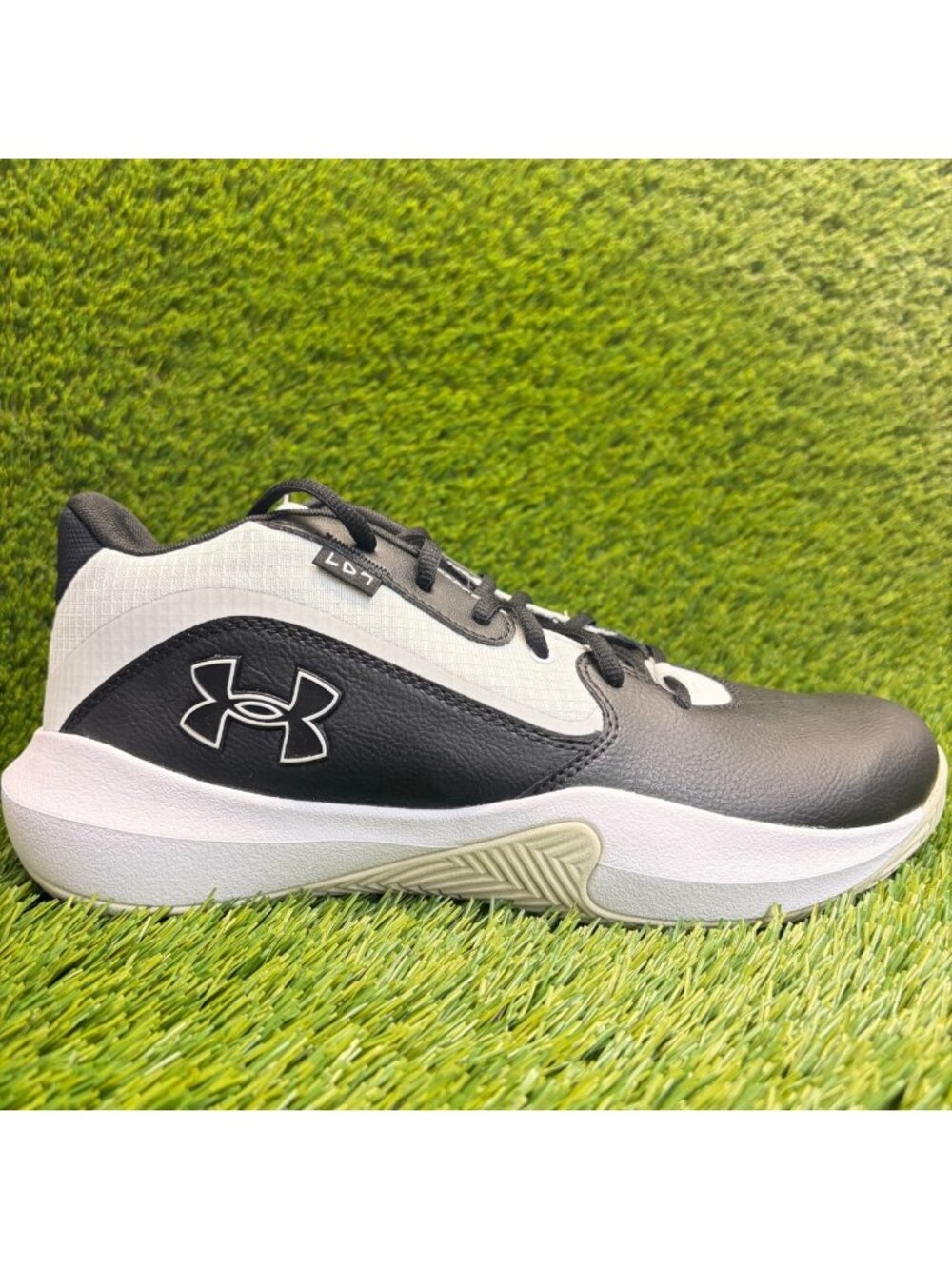 Under Armour Lockdown 7 Low Mens Size 10.5 Black White Basketball Shoes Sneakers